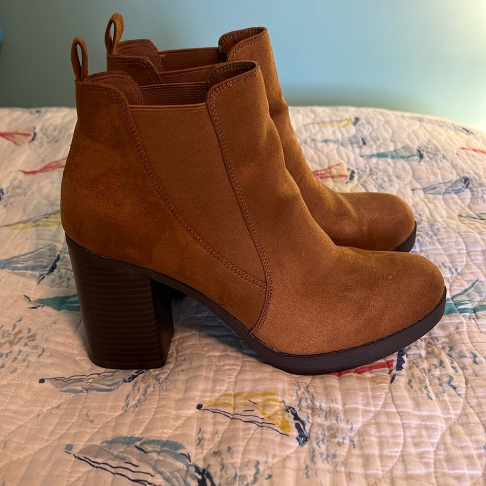 Boots! Brown suede block heels!